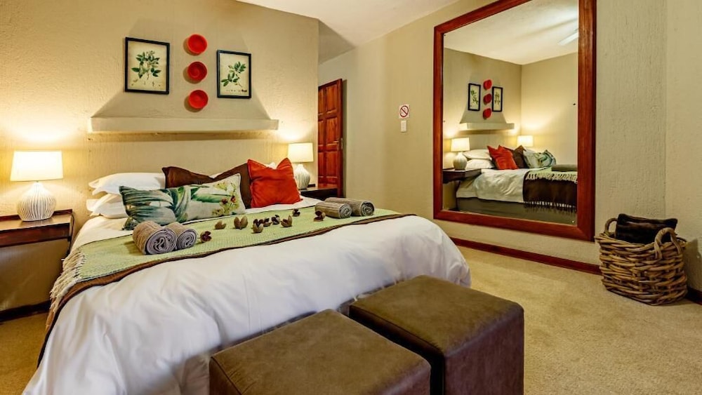 Ulwazi Rock Lodge 11/50
