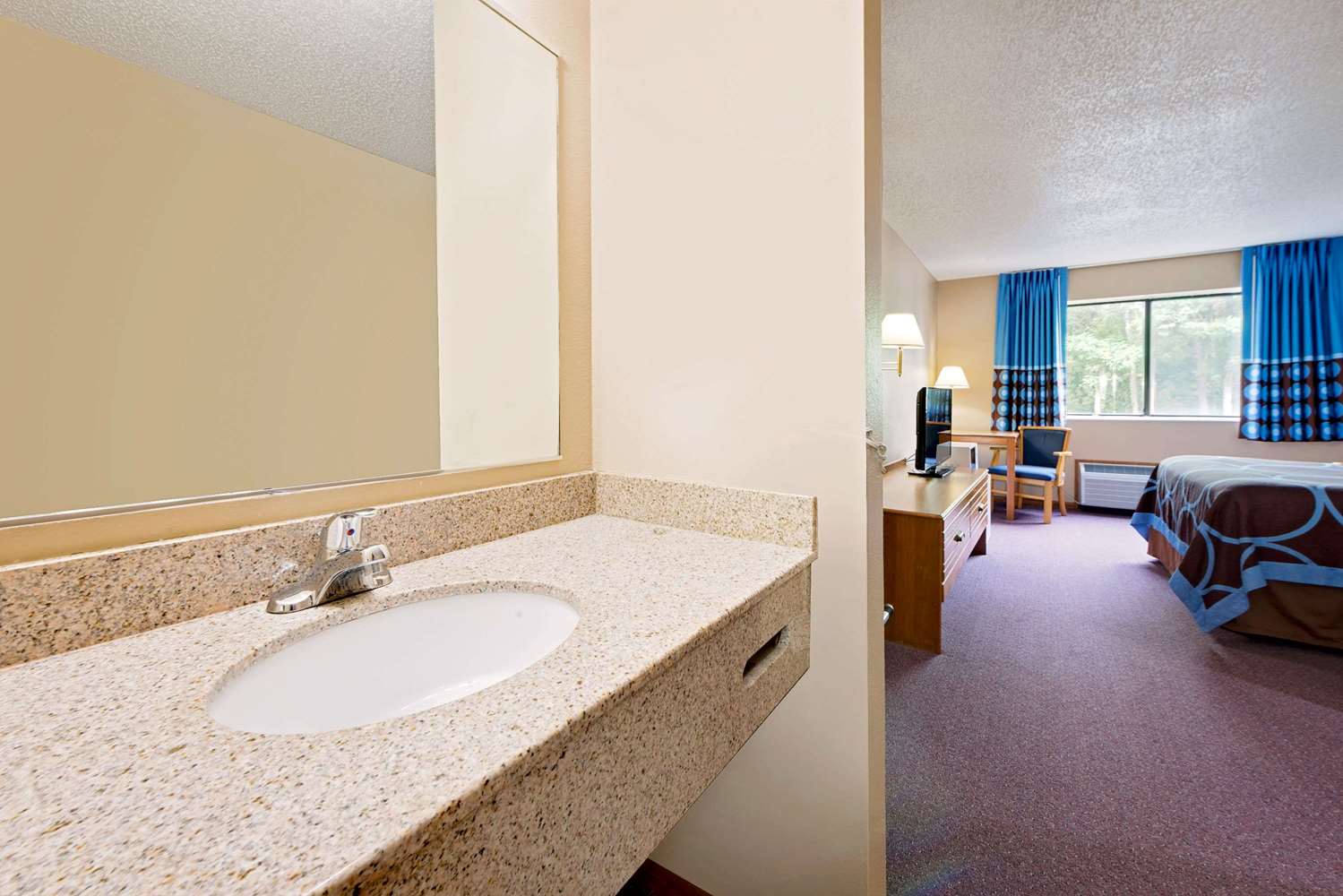 Super 8 by Wyndham Chariton 28/30