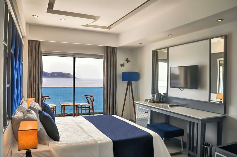 Sea View Hotel 39/50