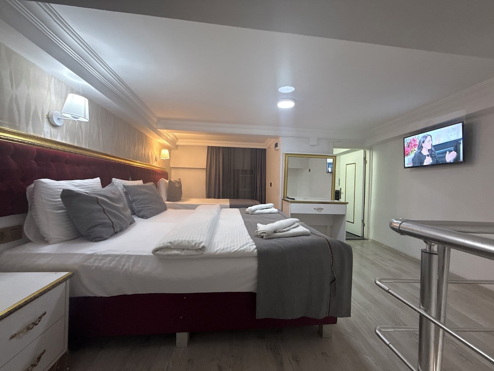 Rhythm Hotel 13/50