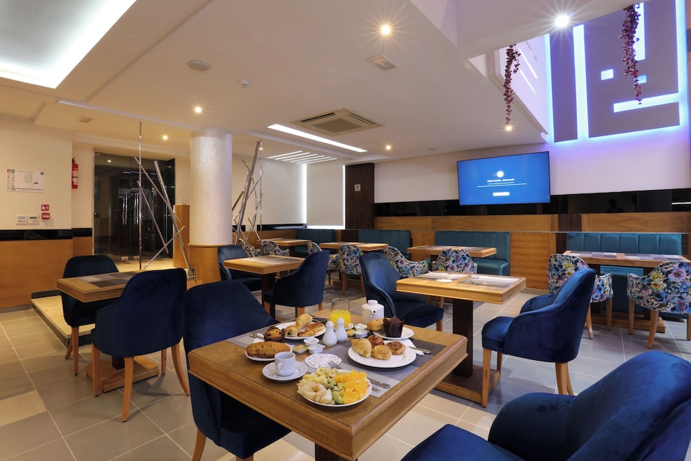Silver Suites Hotel & Spa 49/63