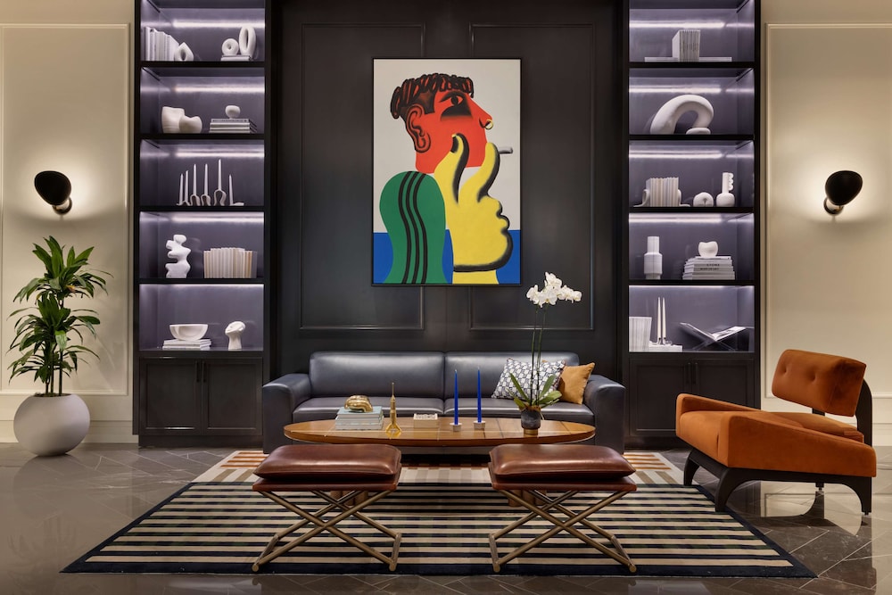 106 Jefferson Huntsville, Curio Collection by Hilton 34/59