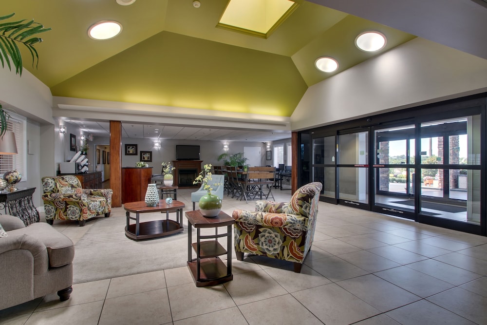 Greenfield Inn and Suites Elizabethtown KY I65 Exit 94 45/62