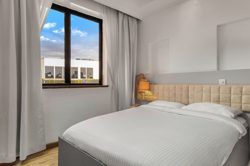 1 BEDROOM, DELUXE, SUITE