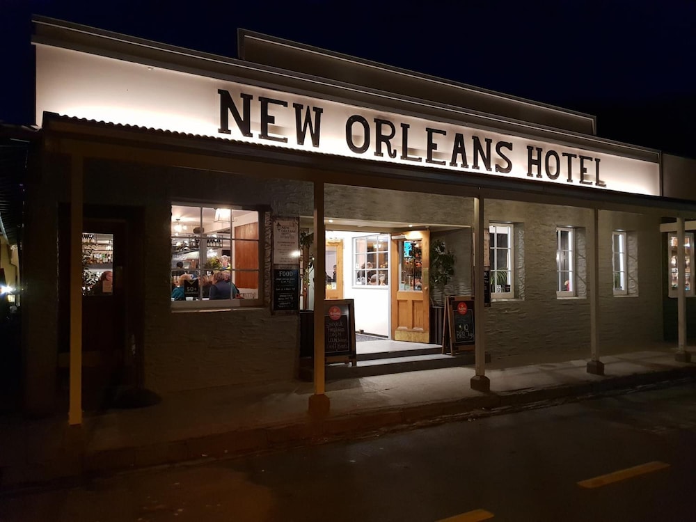 New Orleans Hotel 3/49