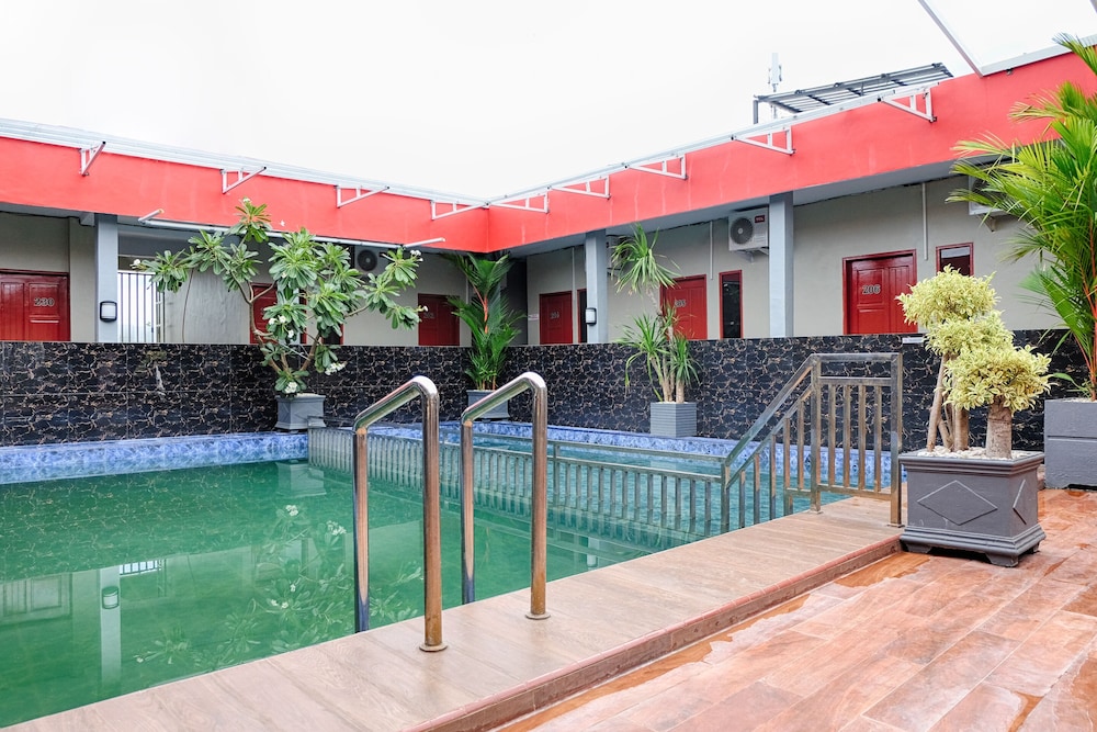 OYO 2595 Hotel Jinan Makassar 23/24