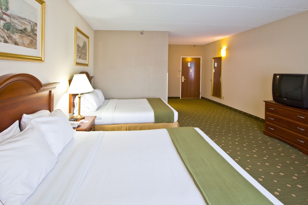 Holiday Inn Express Hotel Suites Live Oak 21/71