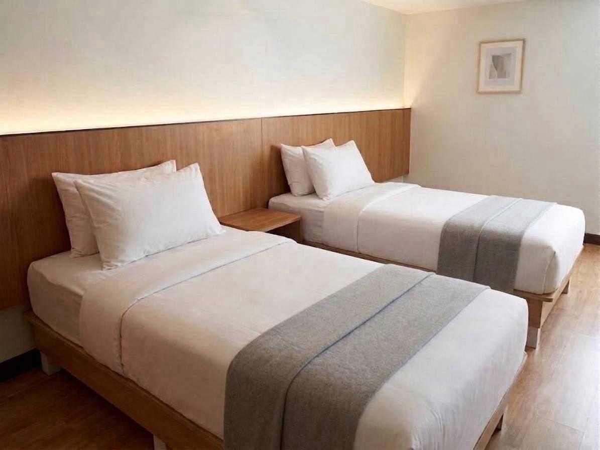 Ponburi Hotel 32/90