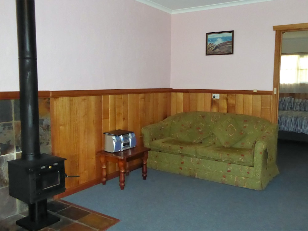 PLATYPUS PARK COUNTRY RETREAT 37/57