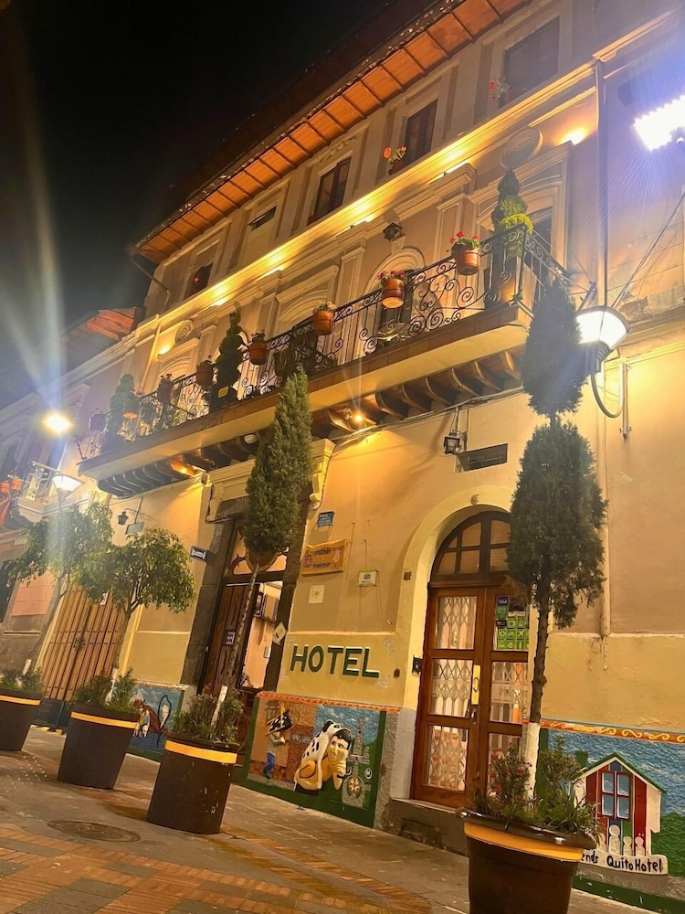 FRIENDS HOSTEL 4/78