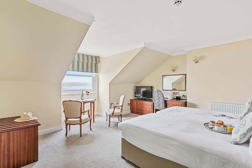 Royal Beacon Hotel 7/45