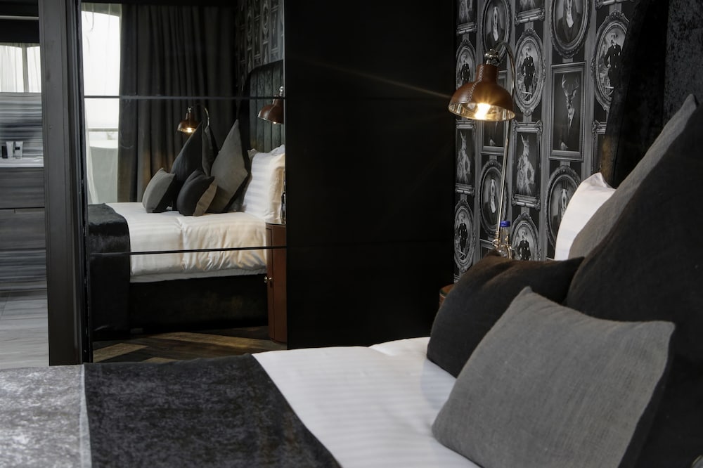 Derwent Manor Boutique Hotel 13/43