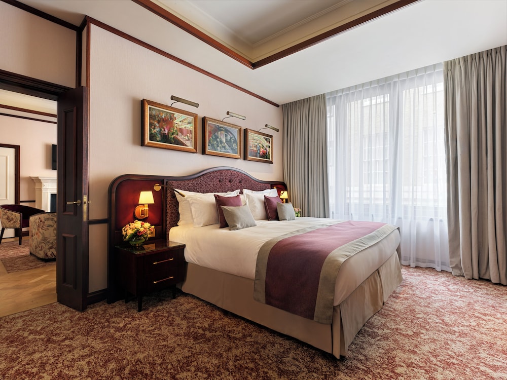 MASTER, MAIN HOUSE, SUITE