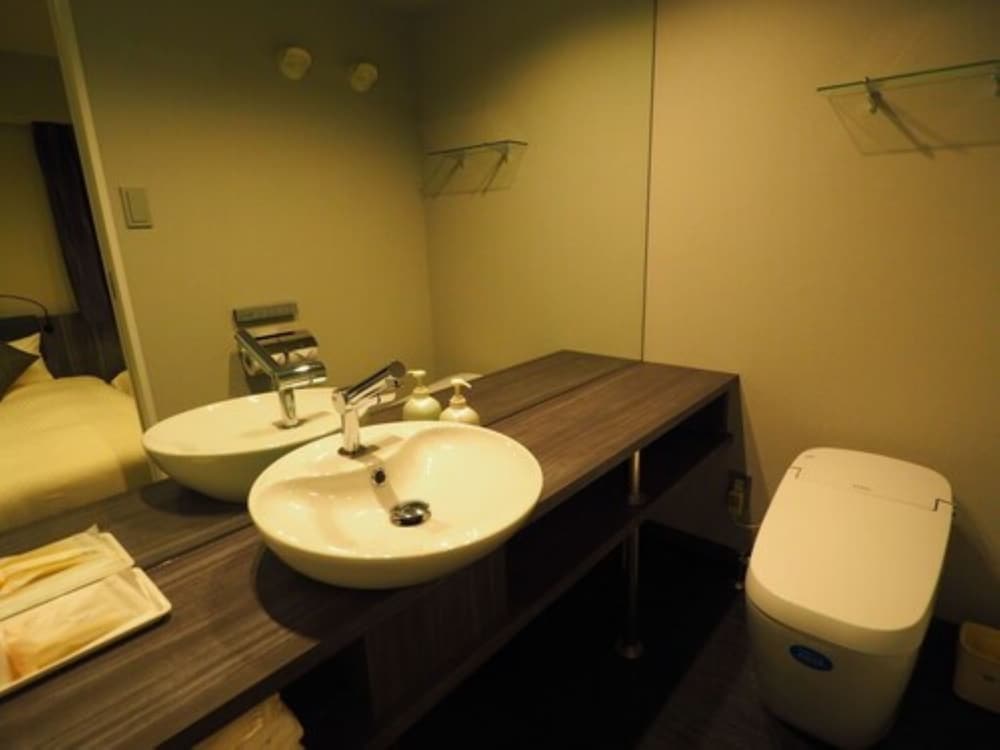 Haneda Inn 48/50