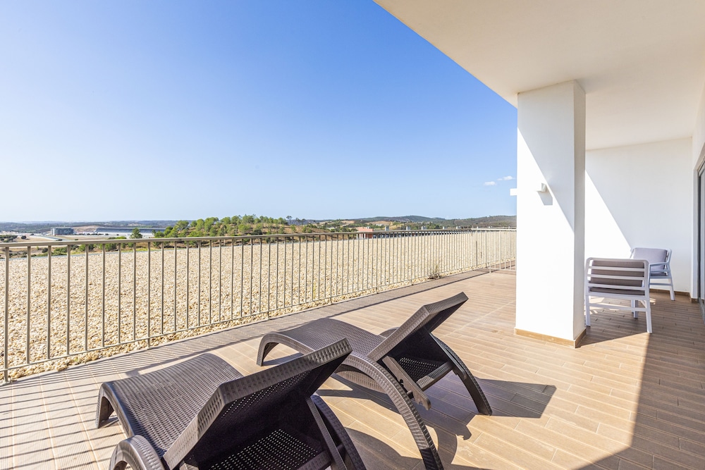 Algarve Race Resort Hotel 4/64