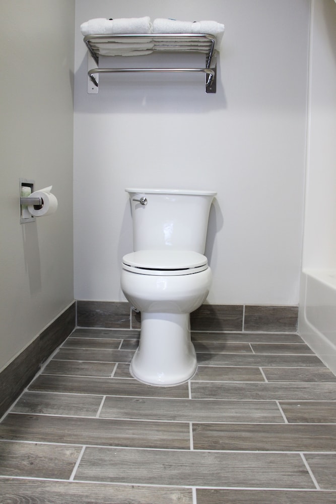 Westbridge Inn & Suites Carrollton 16/18