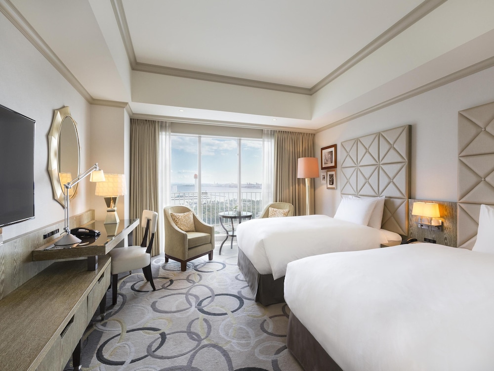 ROOM, TWIN BEDS