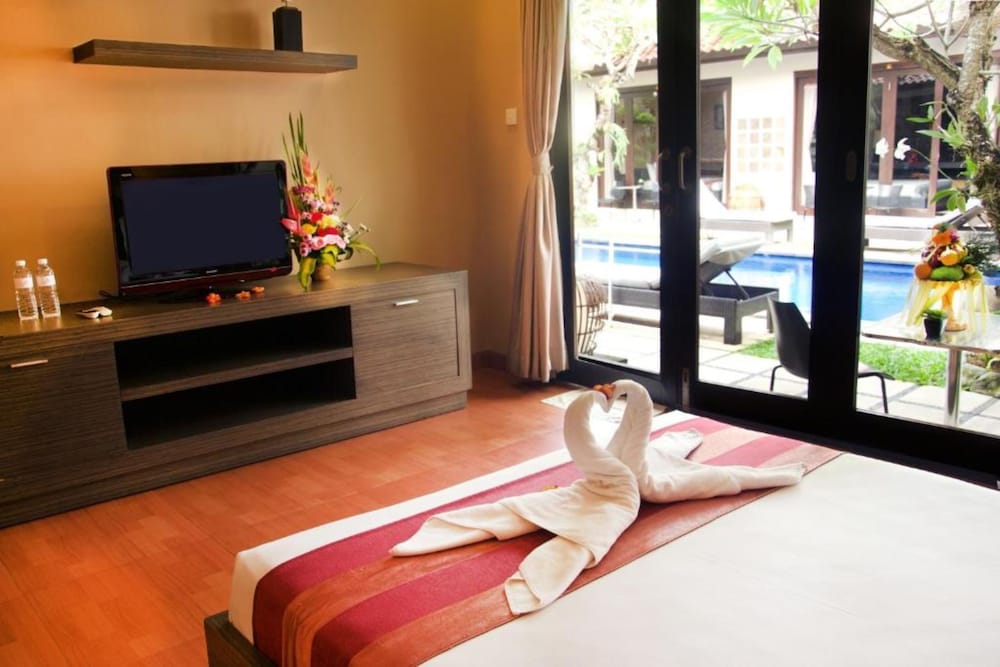 SINDHU MERTHA SUITE 12/49