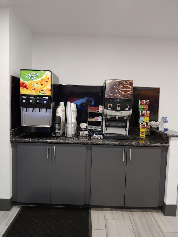 Best Western Plus Yuma Foothills Inn & Suites 5/41
