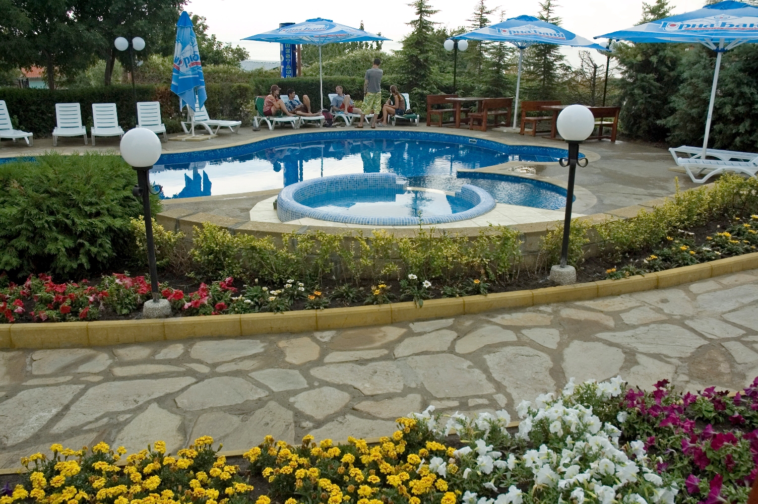 Royal Beach Hotel 30/35