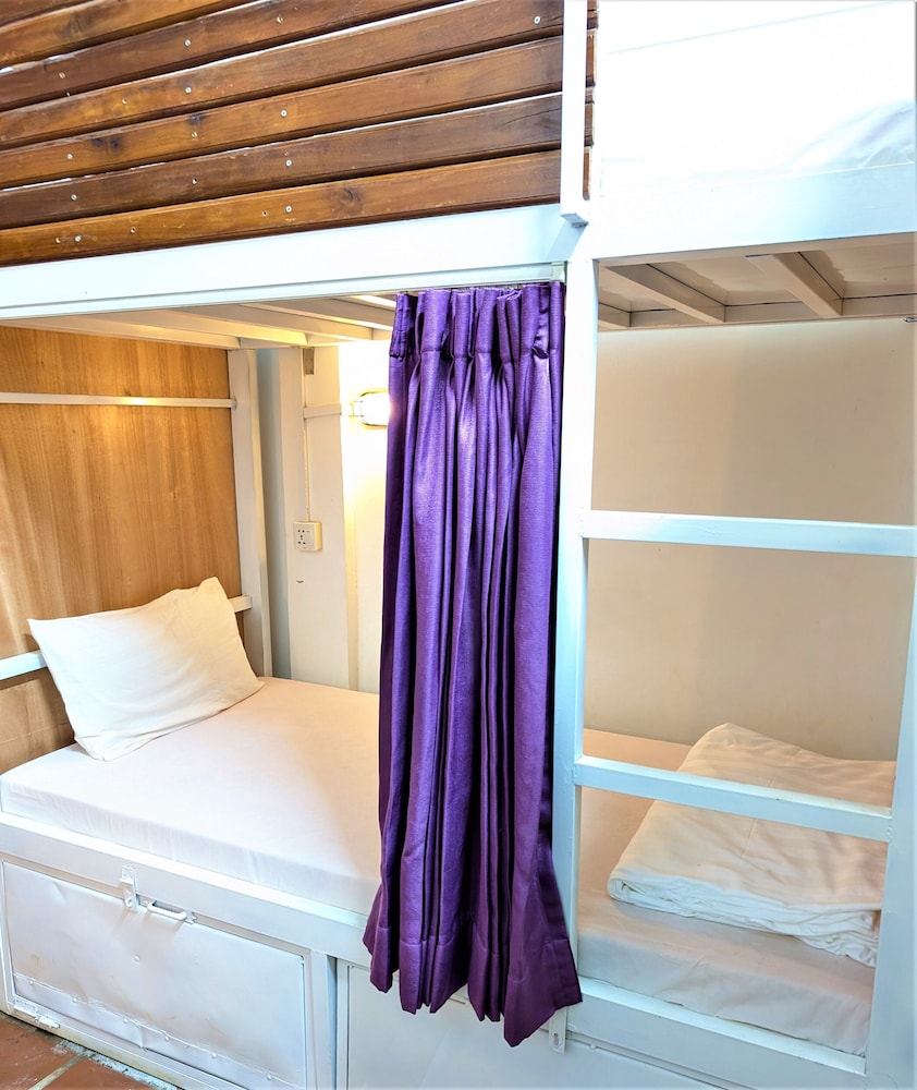 Mixed Dorm, 12 Beds