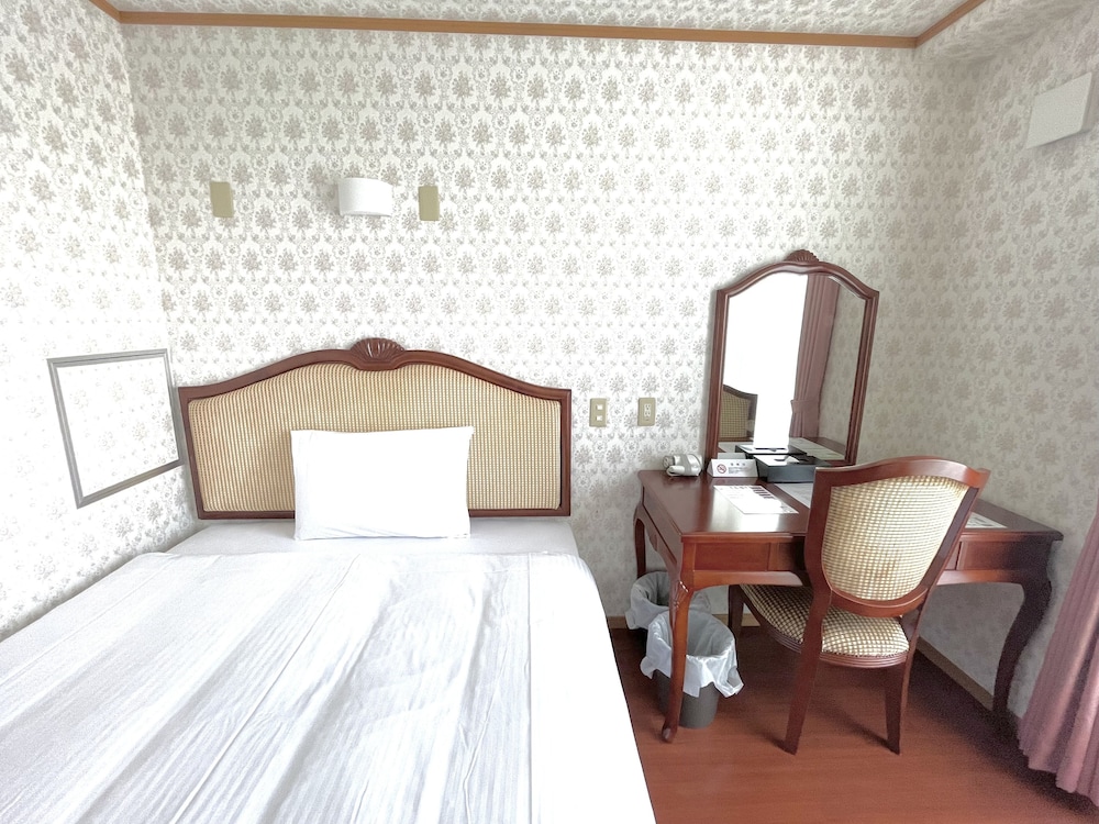 Hotel Castle Village Miyakojima (ex. Miyakojima Onsen Hotel) 23/37
