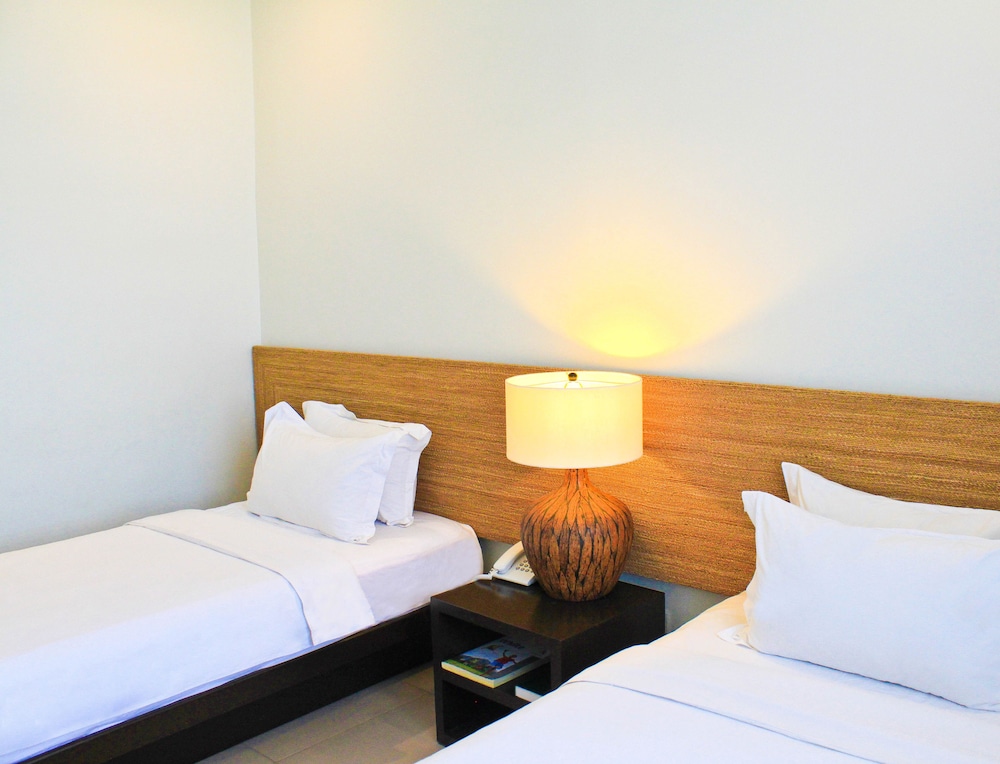 Azia Suites and Residences 12/43