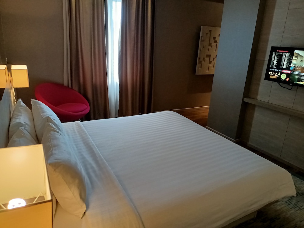 The Melio Enim Hotel 8/17
