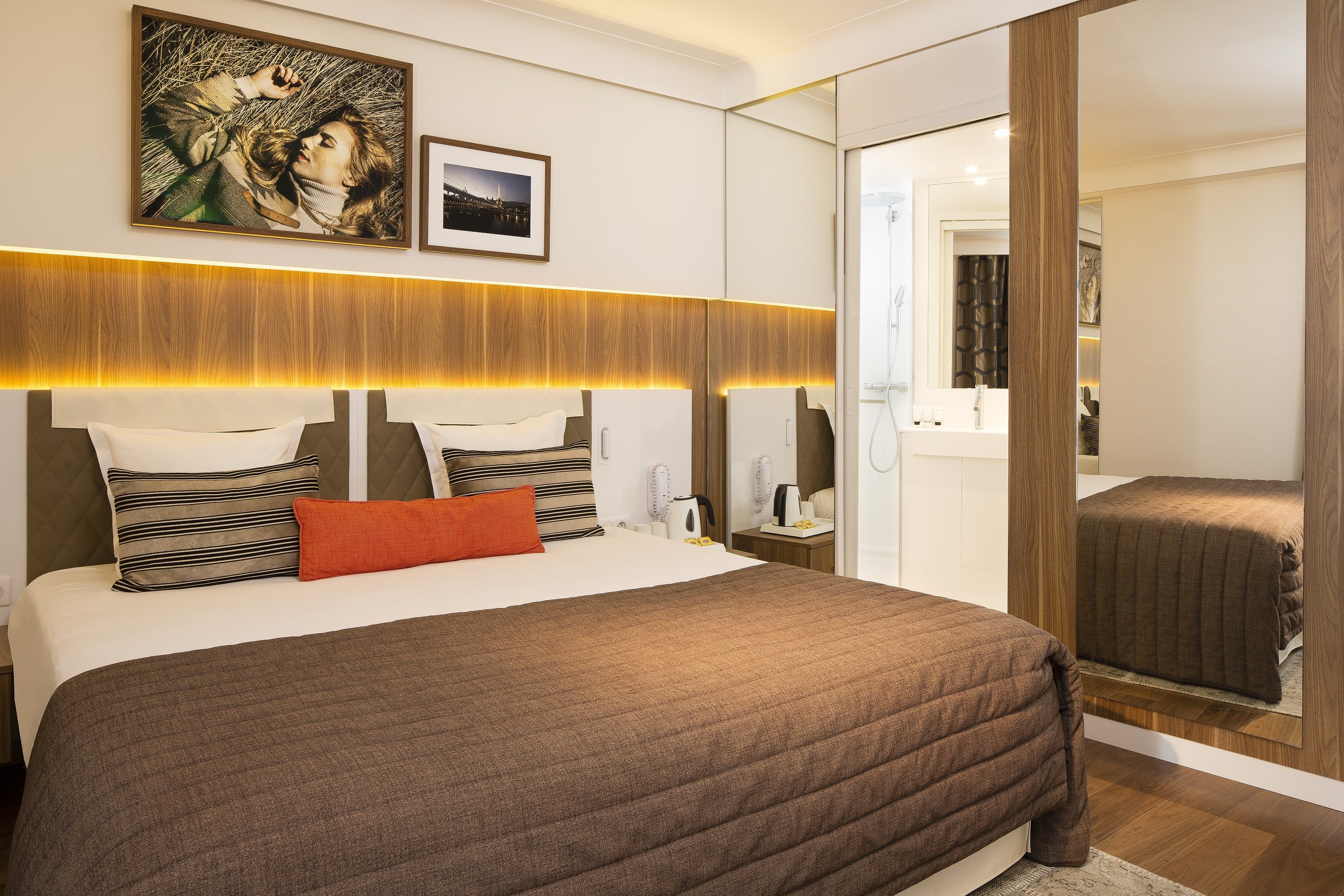 Hotel Eiffel Turenne 19/54