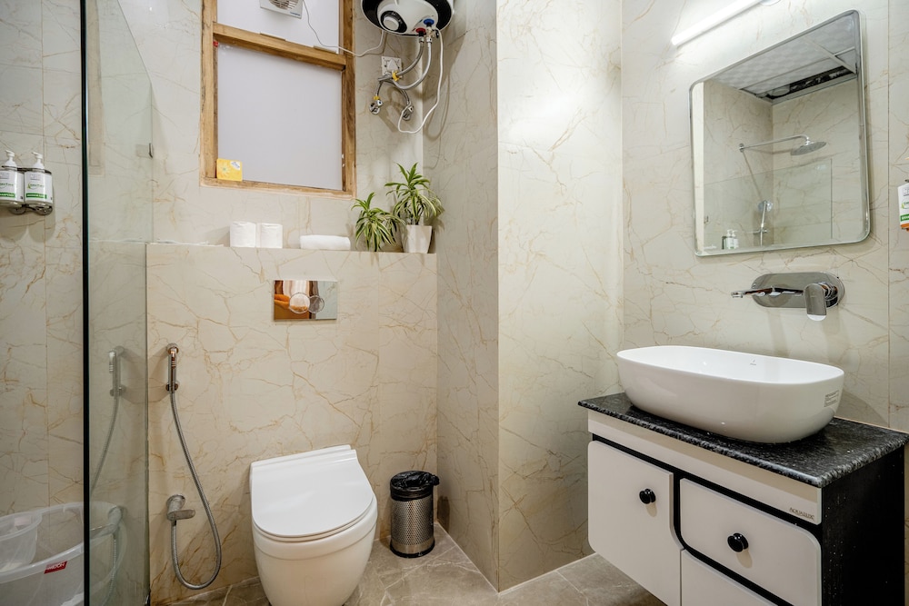 Lime Tree Hotels & Banquet Greater Noida 50/50