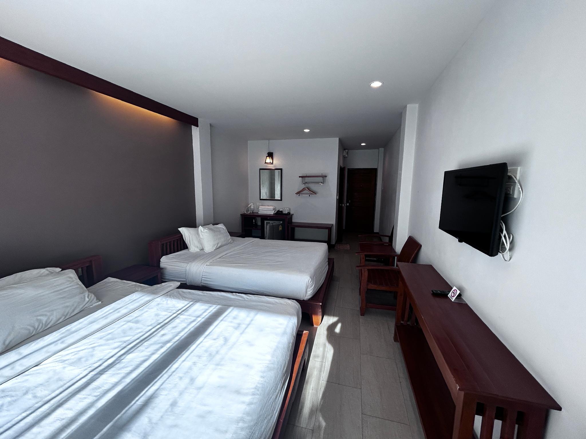 Garden, 2 Queen Beds