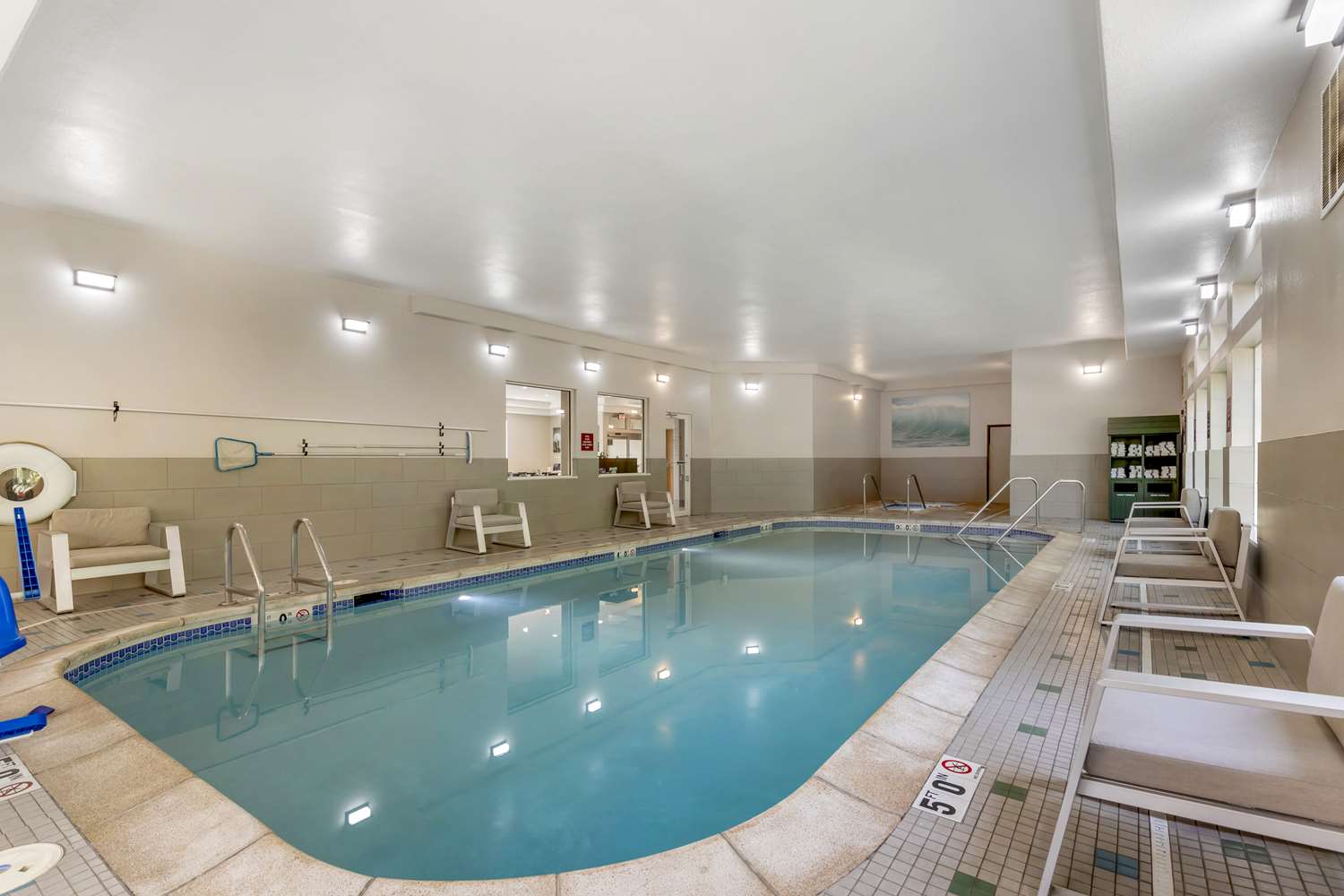 Best Western Plus Des Moines West Inn & Suites 8/17