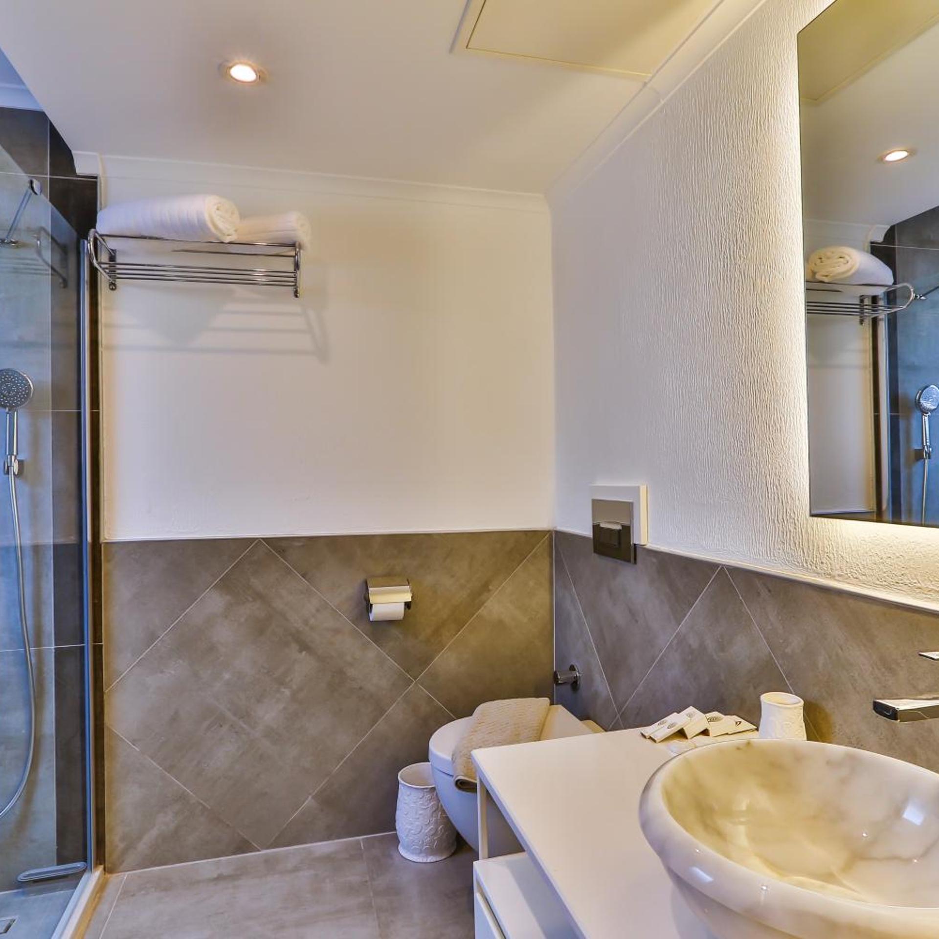 غرفة ديلوكس بسرير مزدوج بشرفة، Arnna Hotel 9/10