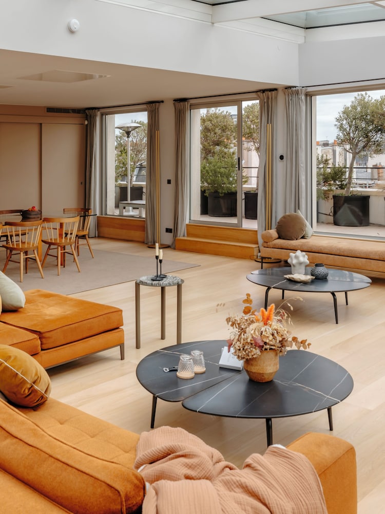 Hotel De Pourtales 65/81