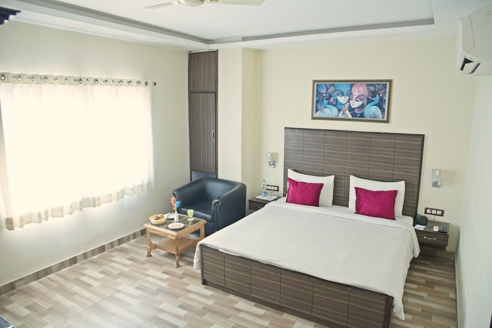 Spring Sky Mughalsarai By ShriGo Hotels 7/33