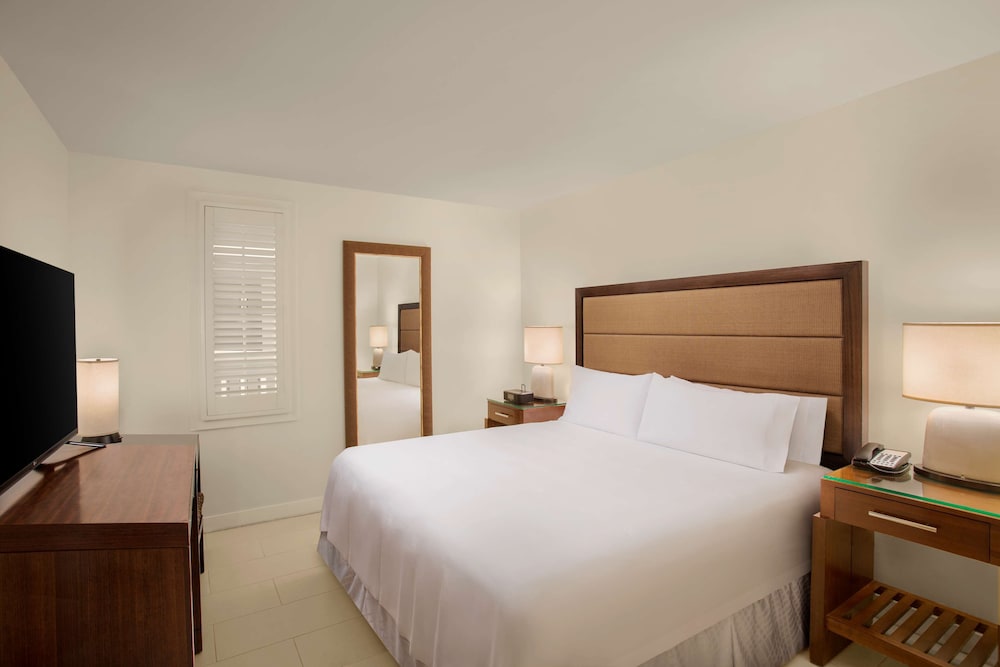 Casa Marina Key West, Curio Collection by Hilton 15/70