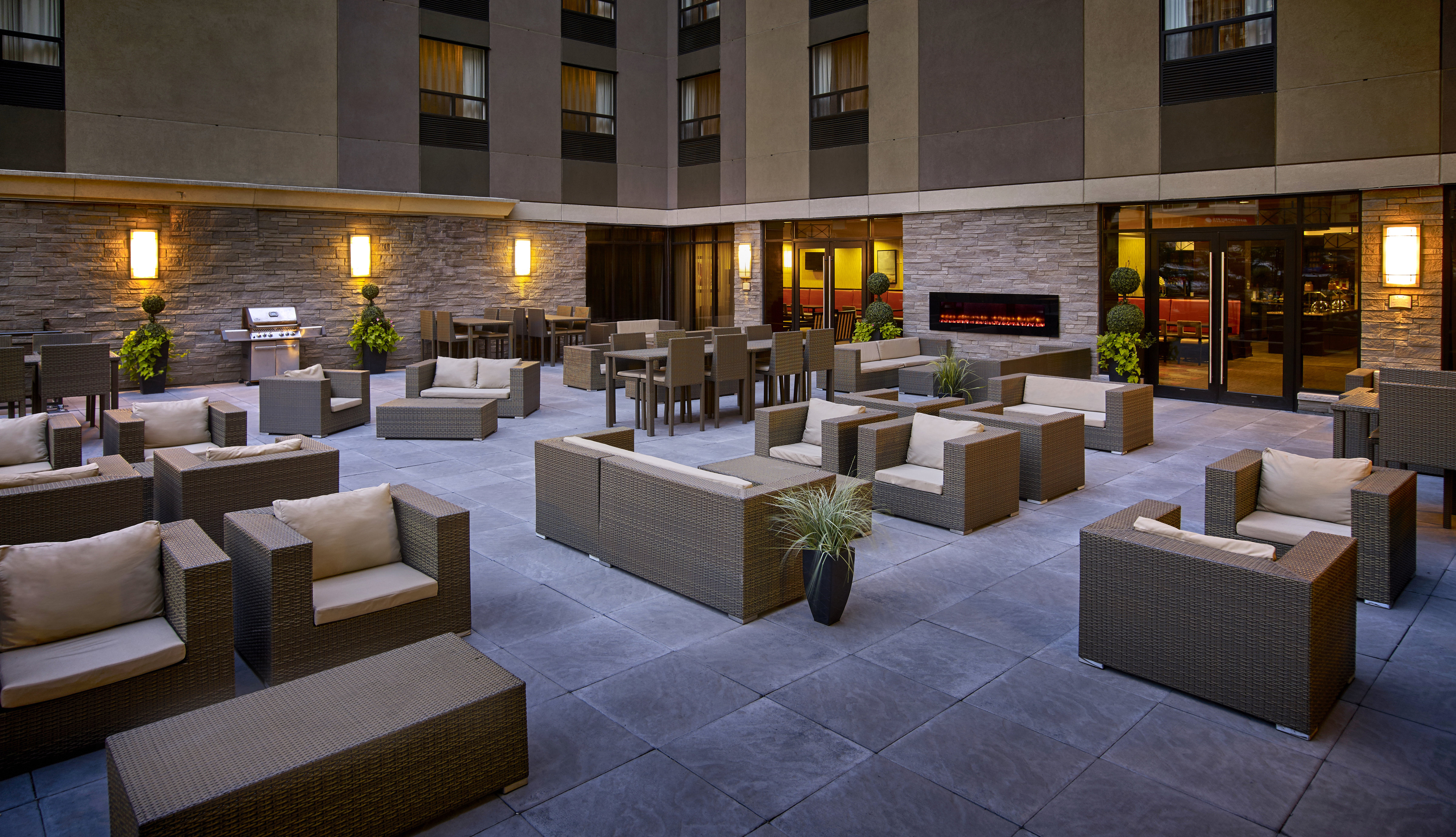 STAYBRIDGE SUITES HAMILTON - DOWNTOWN 43/80