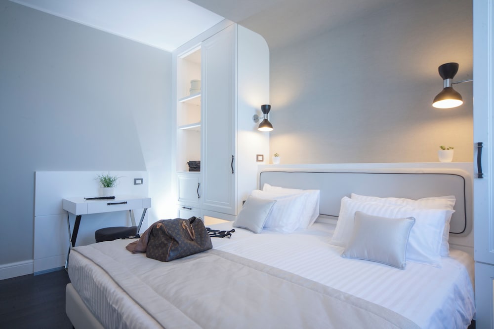 Deluxe, King Bed, Lagoon View