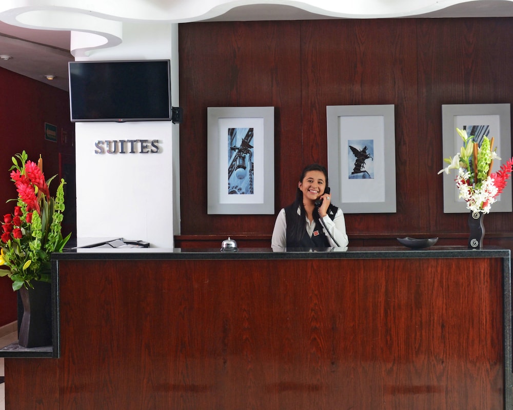 Hotel & Suites PF 4/43
