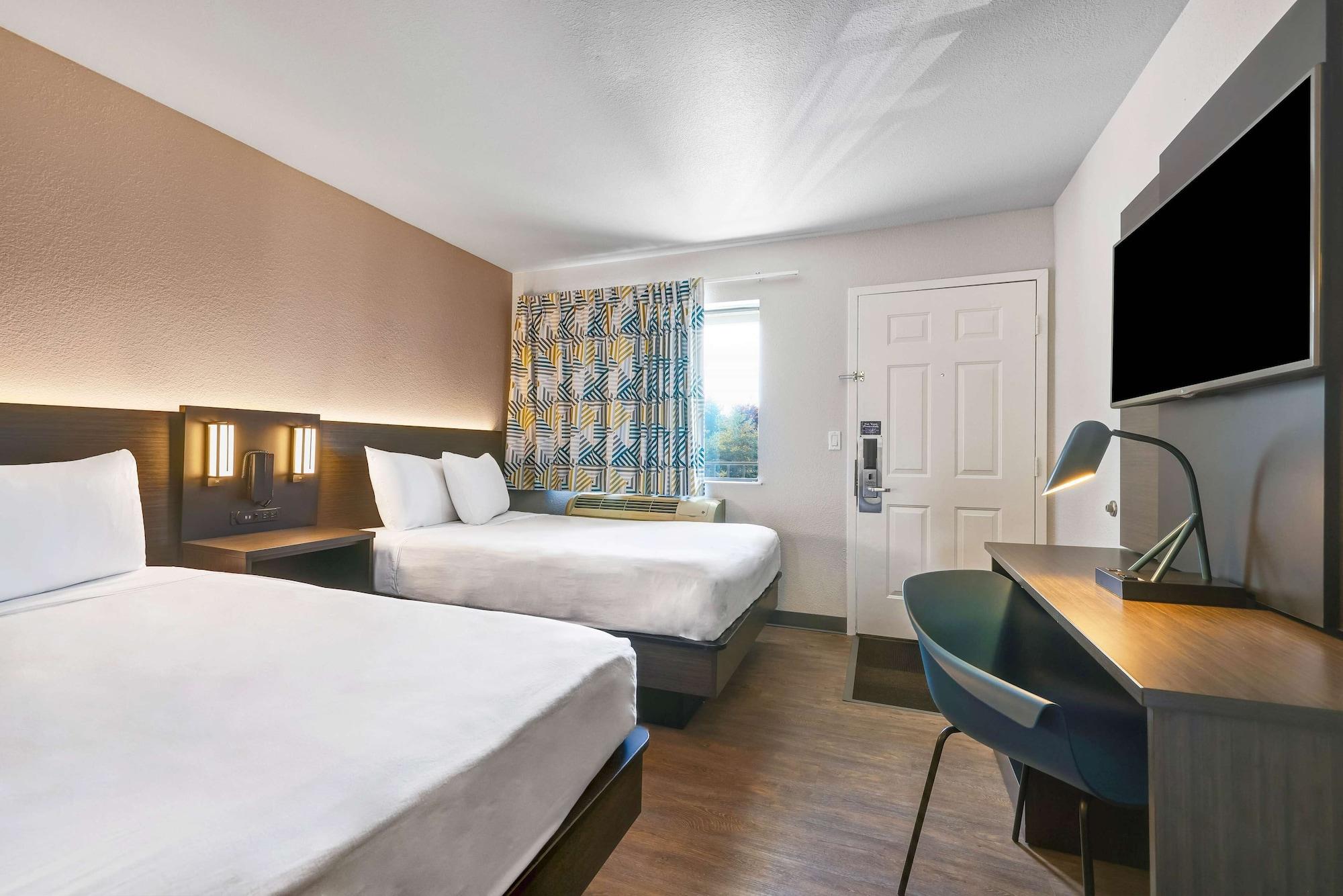 Deluxe, Multiple Beds