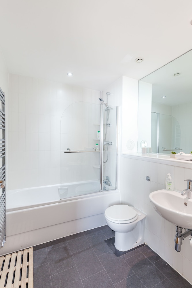 Stylish Penthouse Suite 17/17