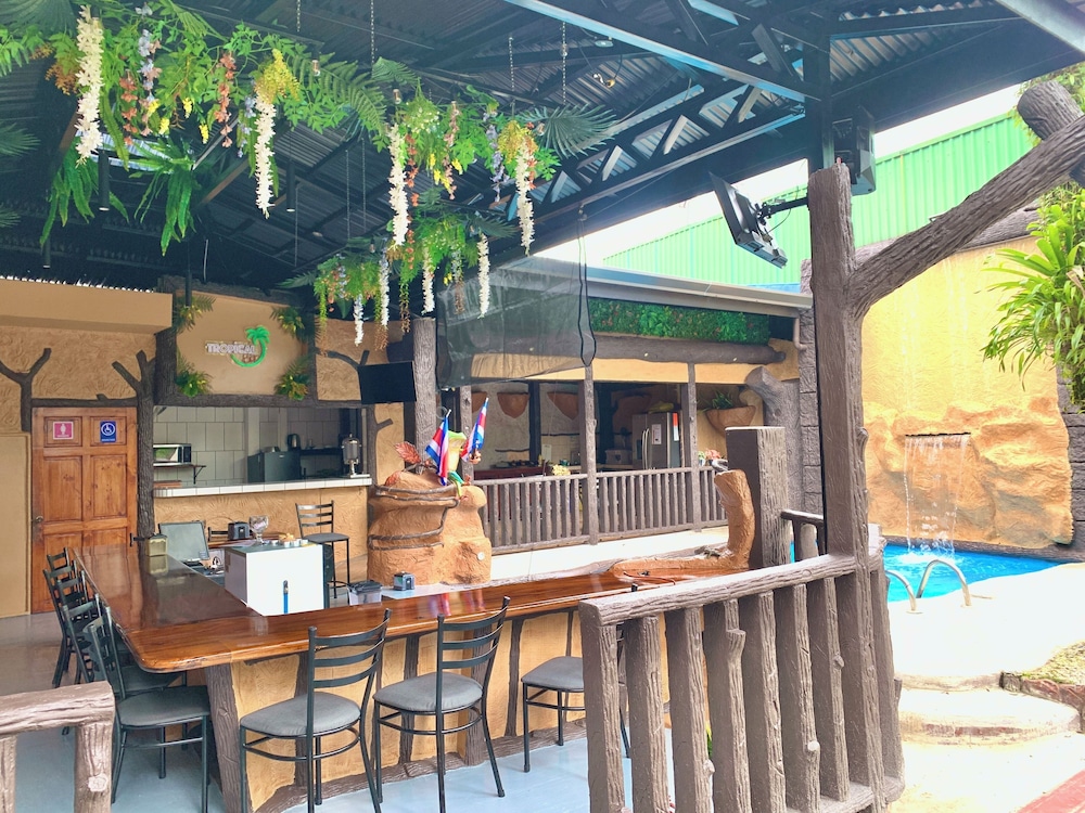 Arenal Hostel Resort 6/50