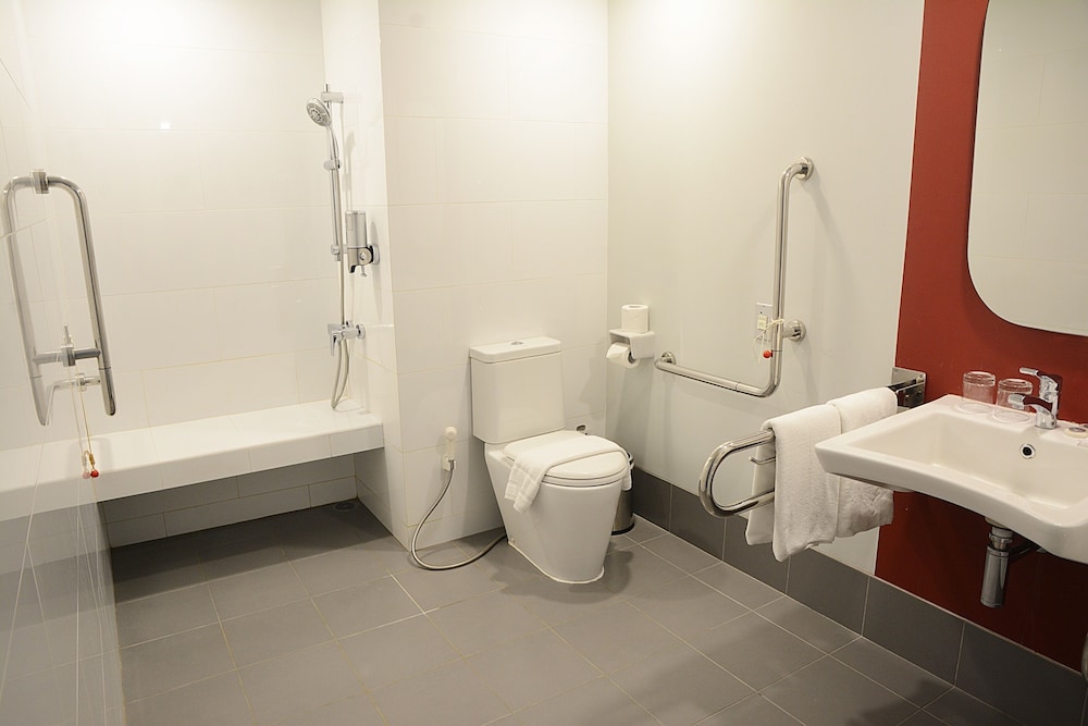 Ibis Bangkok Impact 18/75
