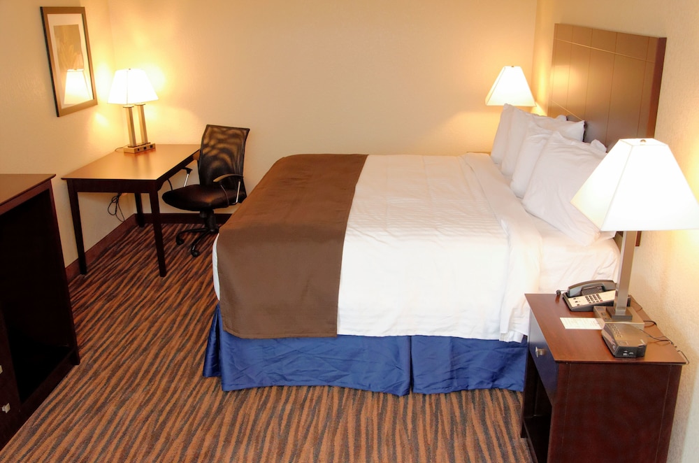 Boulders Inn Amp Suites Oak Ridge 21/50