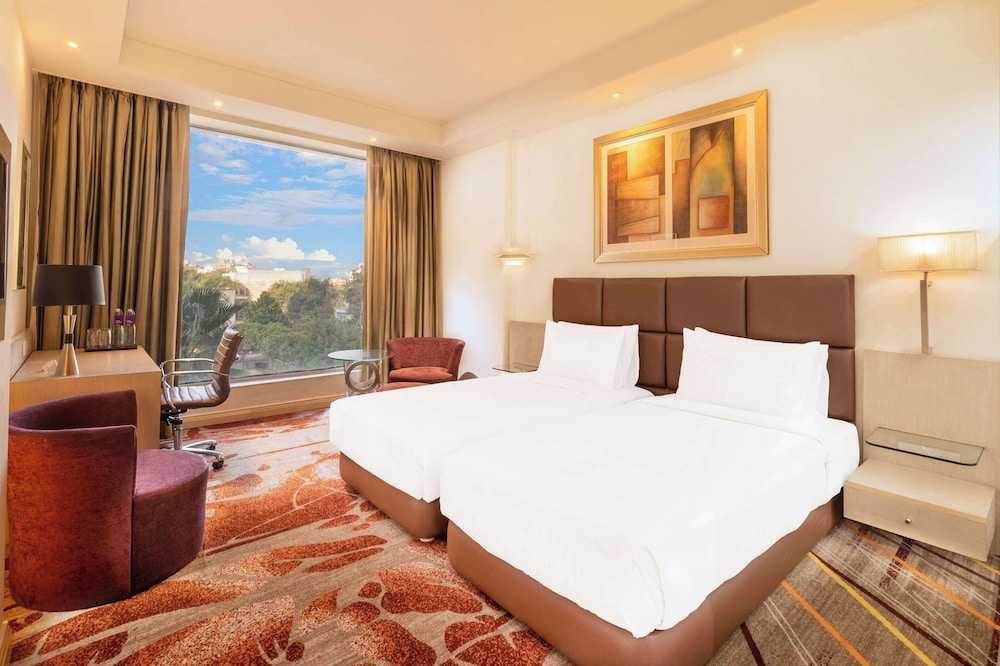 غرفة سوبيريور بسرير كينج، Park Plaza Faridabad. 2/4