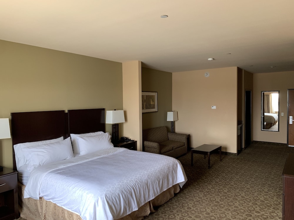 Spark by Hilton Pecos 8/33