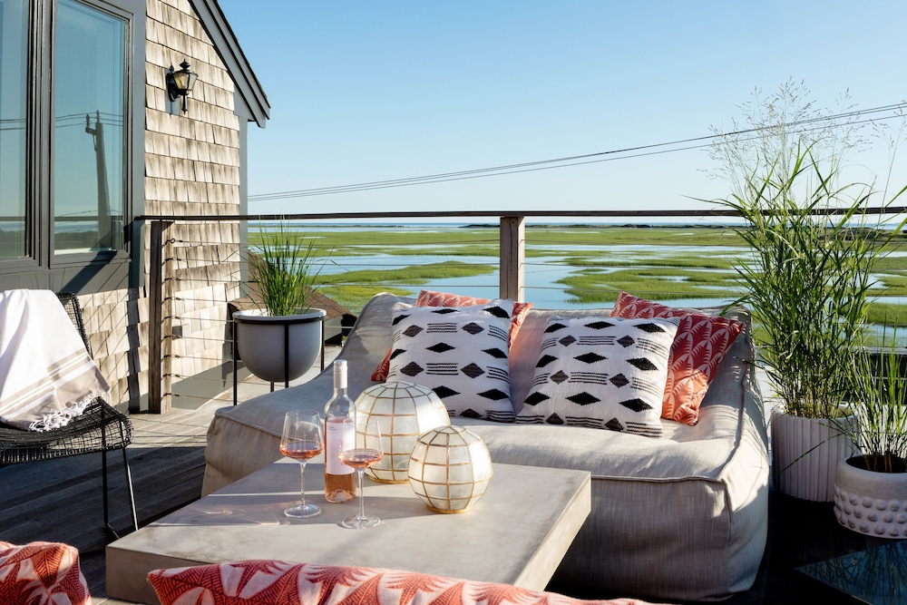 AWOL Hotel Provincetown 28/43