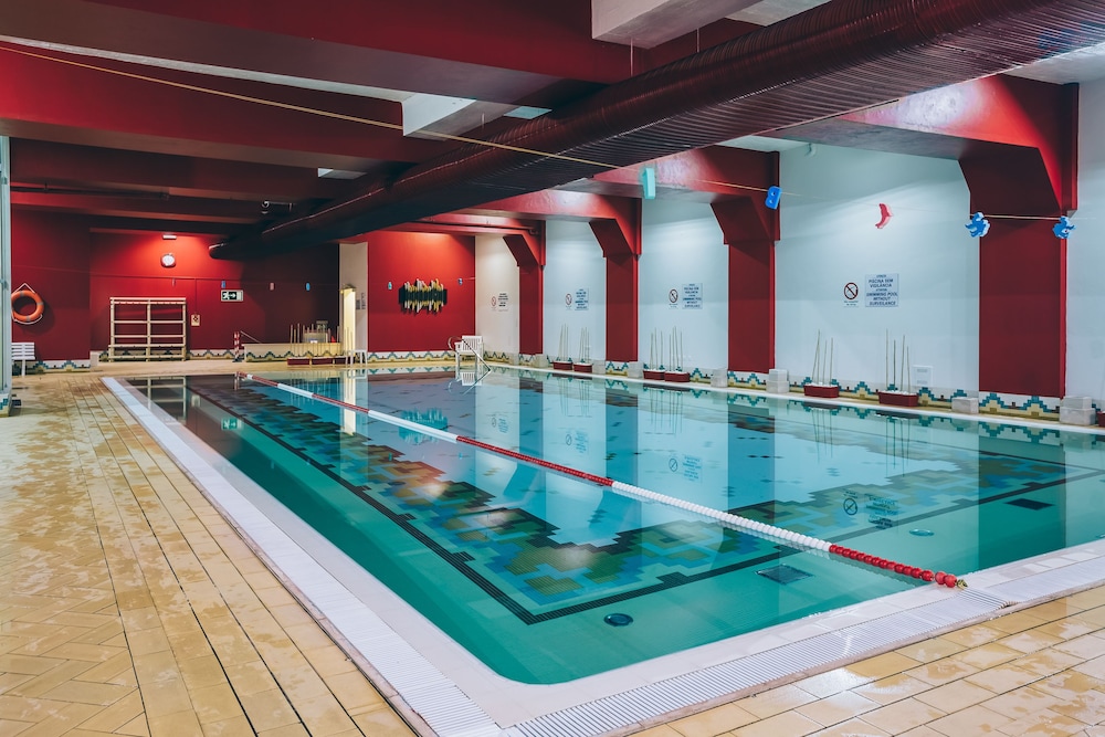 swimming pool spa
