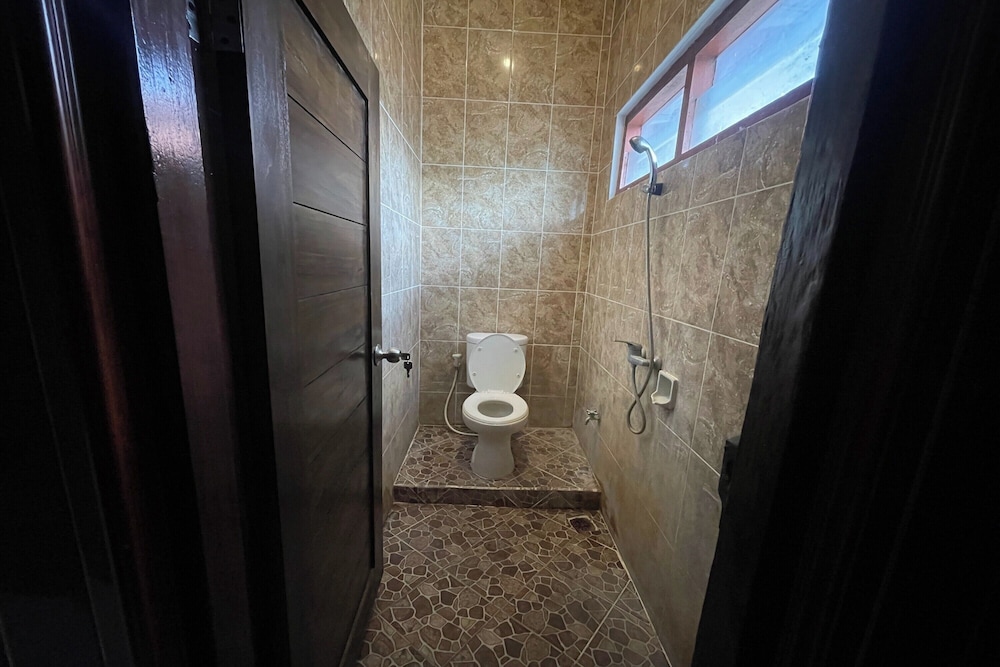 OYO 4003 Ceria Guesthouse Seminyak 39/39