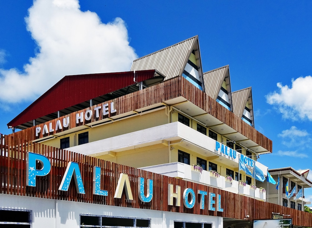 Palau Hotel 3/39